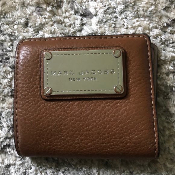 Marc Jacobs Handbags - Marc Jacobs wallet